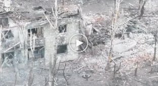 Khizhak Brigade fighters eliminated an enemy firing position where a Russian machine gunner was holed up