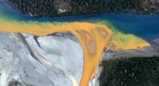 Ecological nightmare. The rivers of Alaska have turned into vats of acid and this can be seen from space (3 photos)