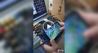 Китайські геймери кастомізують смартфони