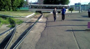Вот так в Кемерово ездят трамваи (5 фото)
