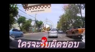 Отлетевший от ЛЭП провод выбил мотоциклиста в Таиланде