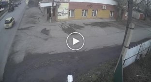 The truck driver demolished the porch of the store and almost maimed the seller