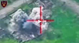 Наши десантники уничтожили 2 орудия, склад боеприпасов и миномет российских захватчиков