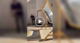 Giant magnifying glass demonstration