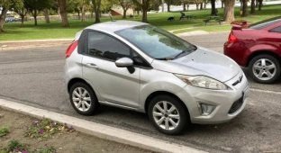 Comically miniature Ford Fiesta from Washington state defies logic (5 photos)