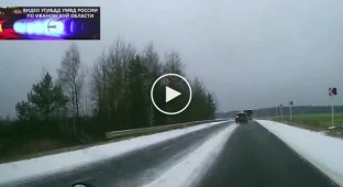In the Ivanovo region, the driver sent the bus into a ditch while overtaking