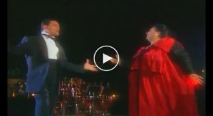 In 1988, Freddie Mercury performed this hit on stage. Just look who joined him...