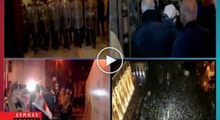 У Тбілісі активісти ламають ворота у двір парламенту Грузії, поліція застосовує сльозогінний газ