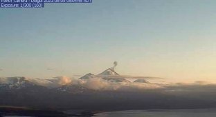 Аляска. Просыпаются вулканы (4 фото)