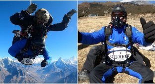 Former rugby player jumped with a parachute - and took the ball with him (4 photos + 1 video)