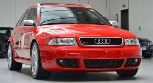 Новенькая Audi RS4 2001 года за 100 тысяч евро (22 фото)