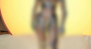 Зендея показала голу сукню на прем'єрі другої частини фільму "Дюна" (2 фото + 3 відео)