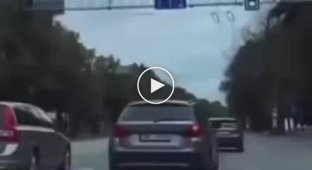 A classic of the genre: a BMW driver turned on the turn signal and did not understand what he should do