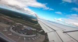 An airport in Japan was closed due to the disappearance of scissors (3 photos)