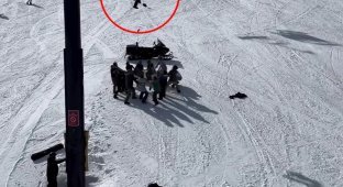 Girl hospitalized after falling from chairlift in California (4 photos + 1 video)