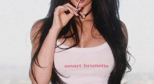 Megan Fox Launches Her Own OnlyFans and Crashes the Site on Day One (9 Photos)