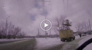 Рабочий погиб, ремонтируя троллейбусные провода