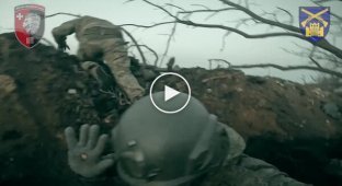Soldiers of the 63rd Mechanized Infantry Brigade capture an enemy trench and capture several Russian invaders