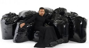 Designer Garry Nureyev presented a sofa made of garbage bags (6 photos)