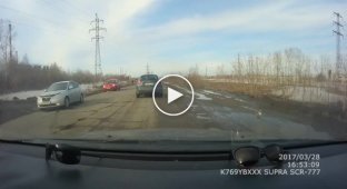 Убитые дороги Барнаула и небольшое ДТП