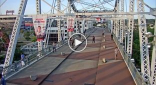 Джон Бон Джові врятував жінку, яка планувала зістрибнути з моста