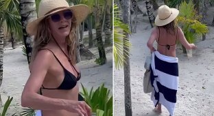 Дженнифер Энистон показала в соцсетях, как провела лето (12 фото + 1 видео)