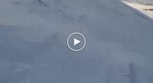 Скатился на сноуборде по склону извергающегося вулкана Эбеко на Курилах