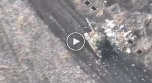 Украинский ударный дрон уничтожает российский танк Т-90М «Прорыв» в Донецкой области
