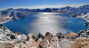 Самое высокое кратерное озеро в мире (9 фото)