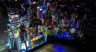 Энтузиасты создали впечатляющий киберпанк-город, используя миллион деталей LEGO (5 фото + 3 видео)