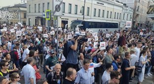 Реакция на задержания участников митинга в Москве (10 фото)