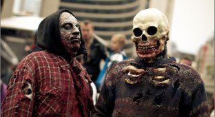 Парад зомби в Торонто (75 фото)