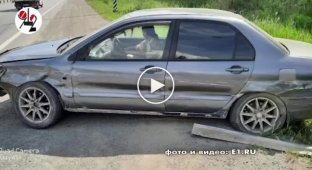 В Екатеринбурге обиженный водитель чуть не угробил семью, толкнув другую машину в отбойник