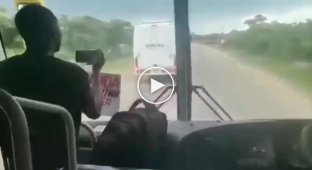 The race of two buses in Zimbabwe, a few seconds before the crash, was filmed from the first person