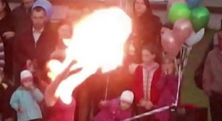 16-летняя участница фаер-шоу из Твери сожгла себе лицо, выдувая огонь (2 фото)