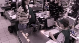 What this girl did put the cashier in a real stupor (10 photos + 1 video)