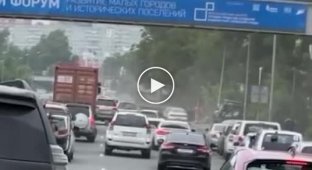 Truck without brakes caused a massive accident