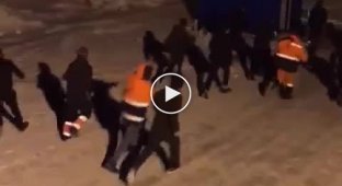 Вахтовики Мурманской области устроили массовую драку из-за места в столовой