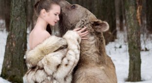 Русские фотомодели в обнимку с медведем шокировали западных пользователей сети (11 фото + видео)