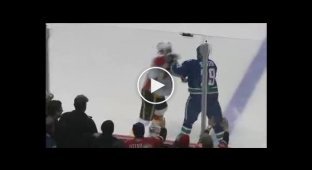 Массовая драка на второй секунде хоккейного матча