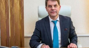 Министр здравоохранения Иркутской области Олег Ярошенко не оказал помощь пассажиру самолета