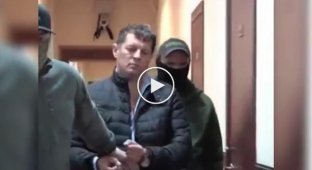 В ФСБ показали, как заковали в наручники украинского журналиста
