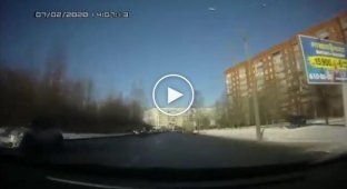 В Петербурге автомобиль сбил лыжника на пешеходном переходе