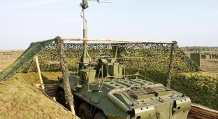 Что за неизвестный БТР с антеннами видели у "гибридов" на Донбассе