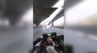 Це не справжній запис, а Cyberpunk 2077 з модами