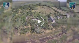 Ukrainian defenders hit Russian artillery and enemy infantry in Donetsk region