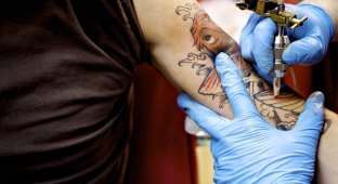 Tattoos increase the risk of developing lymphoma (4 photos)