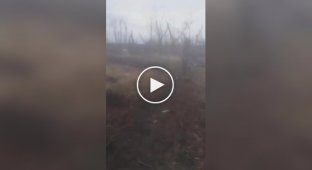 Прилет кассетного боеприпаса рядом с российскими военными на Восточном направлении
