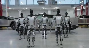 At the Tesla factory, a robot attacked an employee (6 photos)