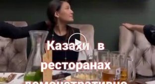 Казахи в ресторанах демонстративно поют украинские песни, чтобы позлить рядом сидящих россиян